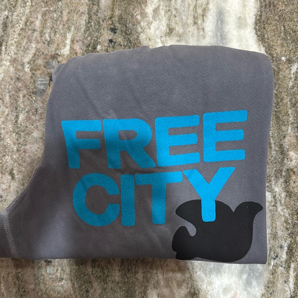 Free city sweatpants